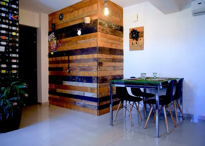 Fat Cow 101 Апартаменты Ларнака