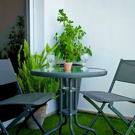 Fat Cow 101 Апартаменти Ларнака