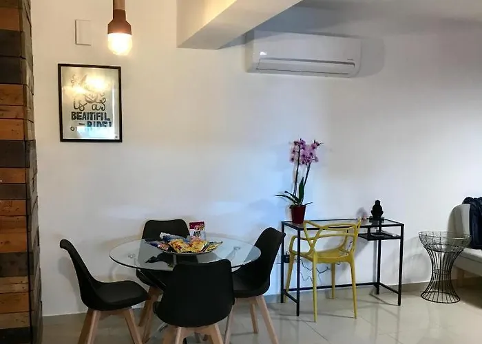 Апартаменти Fat Cow 101 *