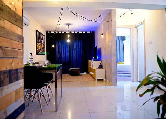 Fat Cow 101 Ларнака